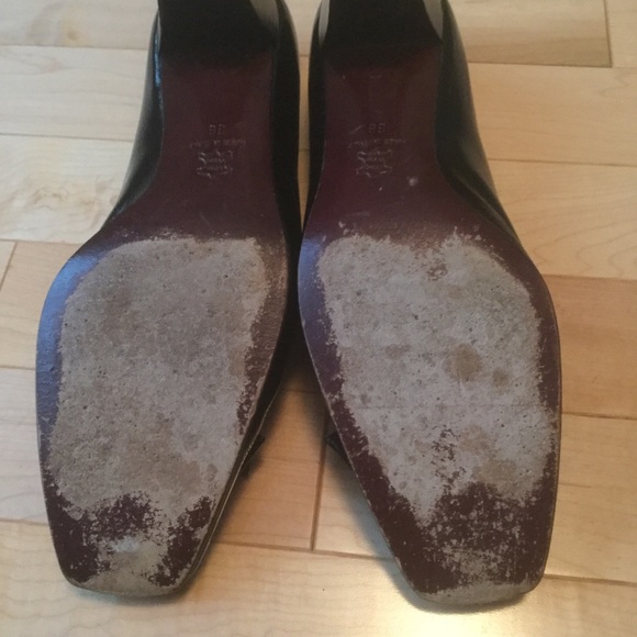 Italian made patent leather bowed day heel. - Picture 4 of 5